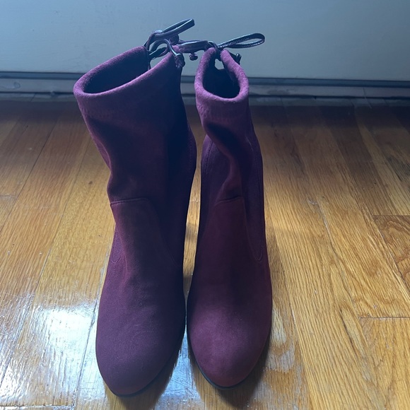 Elegant Burgundy Women's Boots
